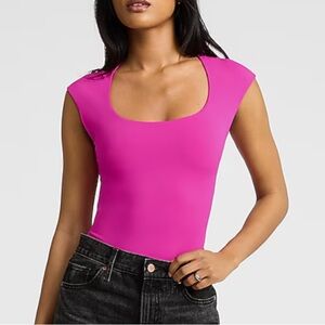 NWT Express Body Contour High Compression Scoop Neck Cap Sleeve Bodysuit, Large